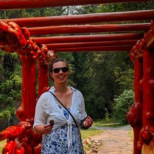 Meet your Posher, Laura